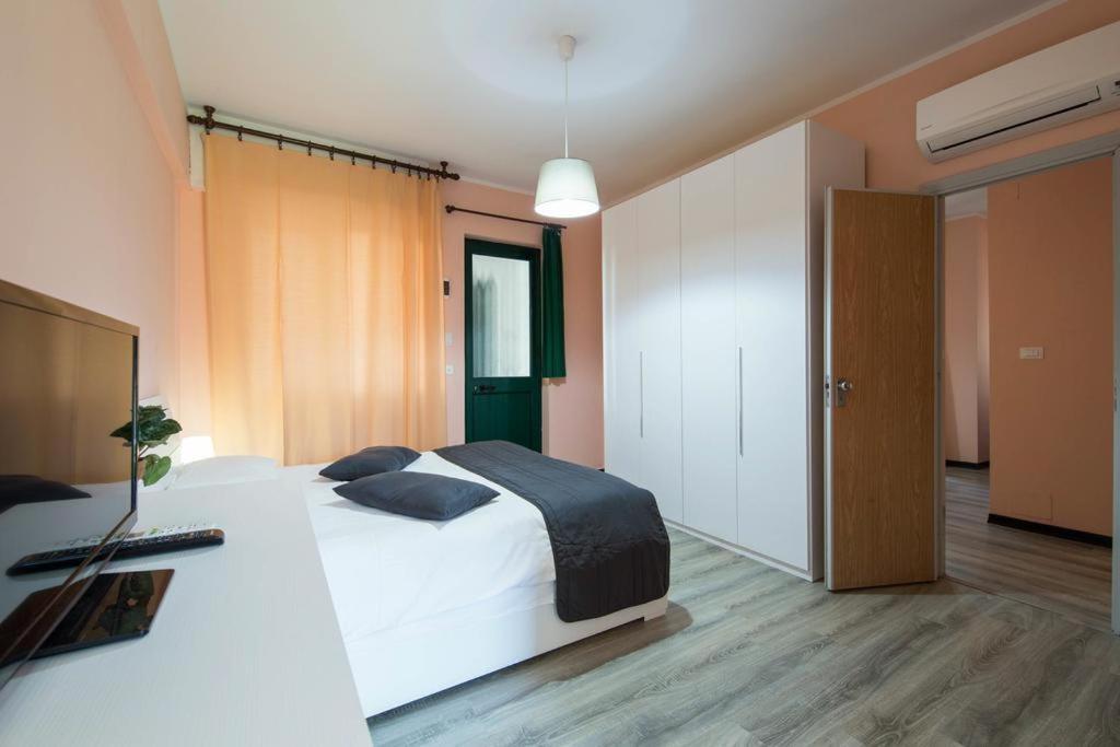 Residence Riviera Mare Pietra Ligure Bagian luar foto